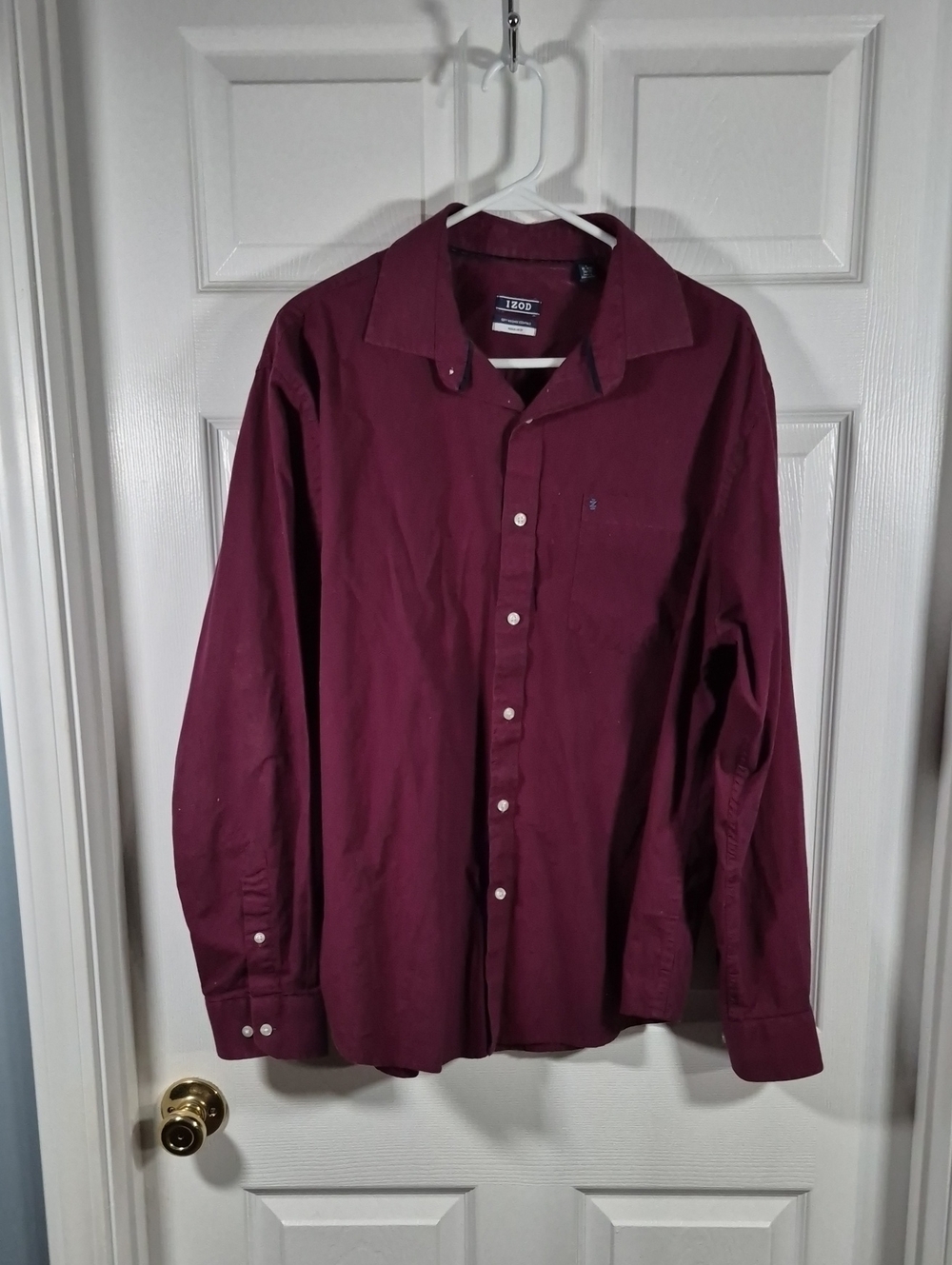 Izod Men's Long-Sleeve Dress Shirt - Wine/Burgundy